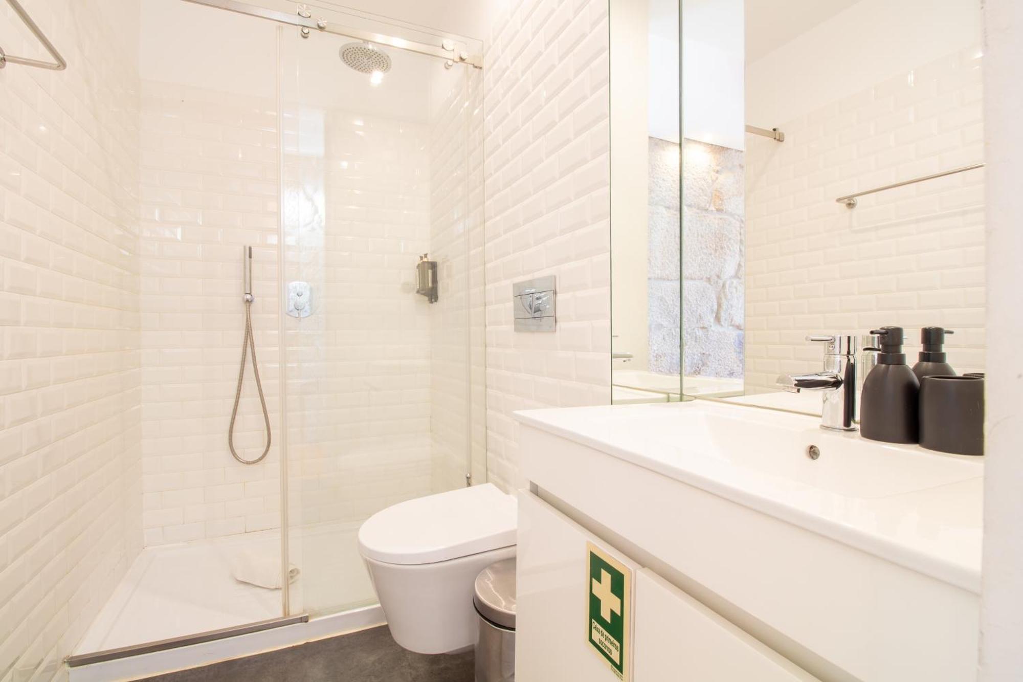 Lovelystay - Dirk Apartment - Almada 4º F Porto Buitenkant foto
