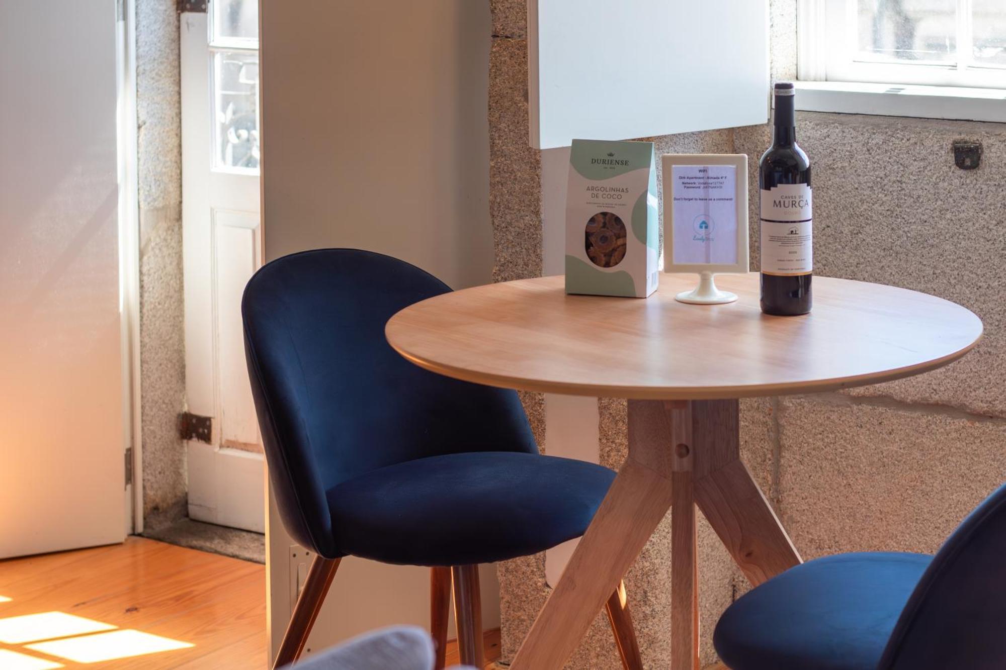 Lovelystay - Dirk Apartment - Almada 4º F Porto Buitenkant foto