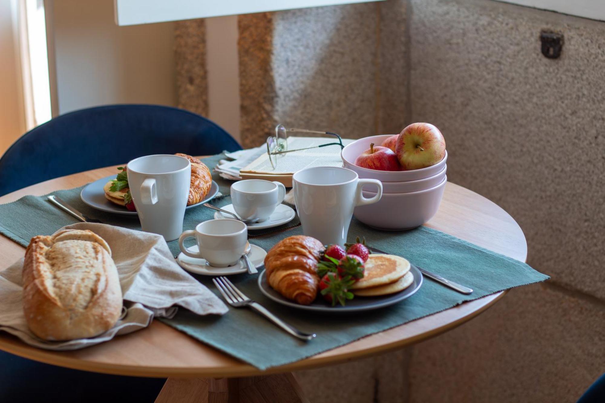 Lovelystay - Dirk Apartment - Almada 4º F Porto Buitenkant foto